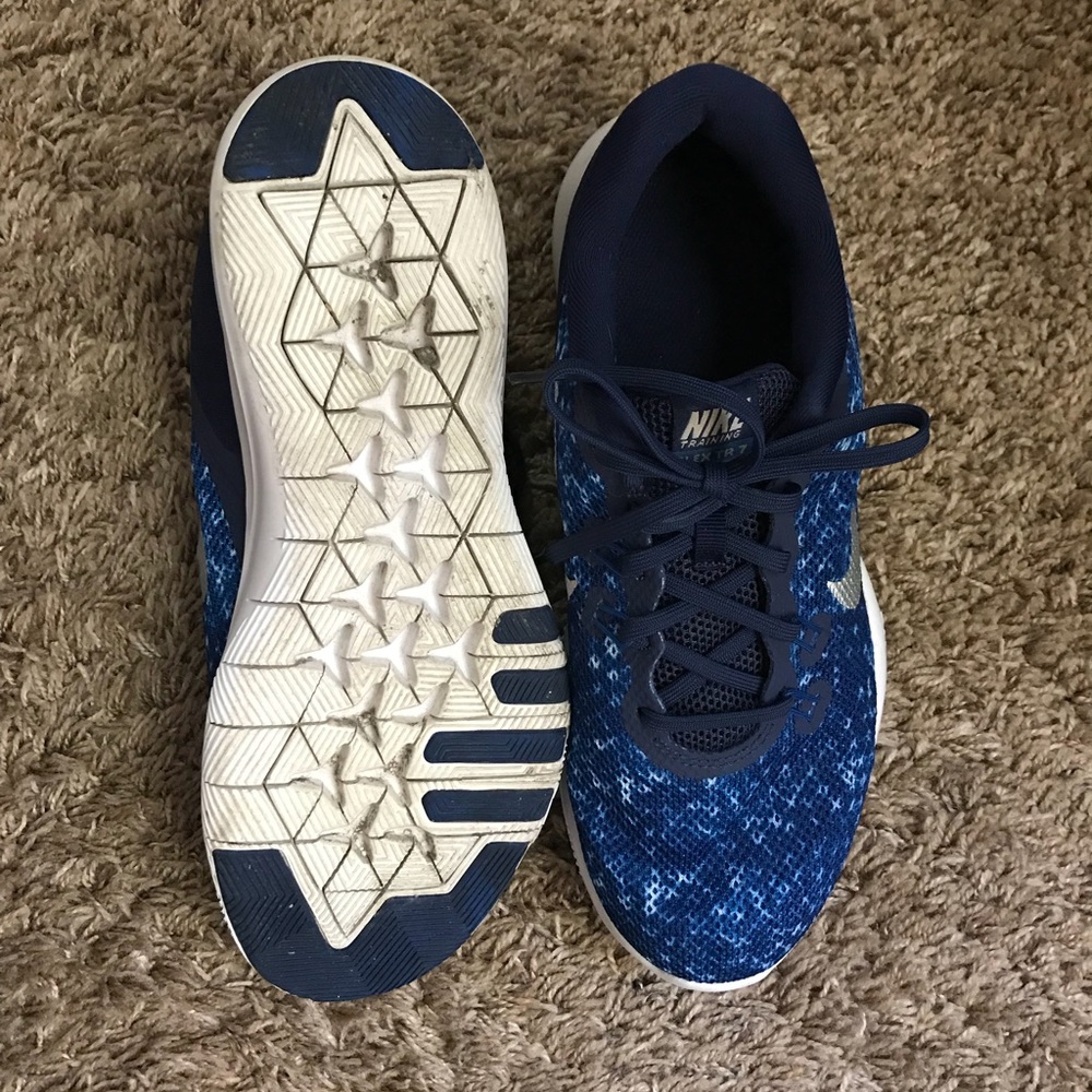 Nike shoes - Picture 2 of 2